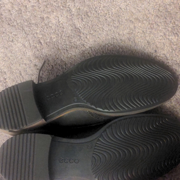Ecco Oxfords - Picture 3 of 4